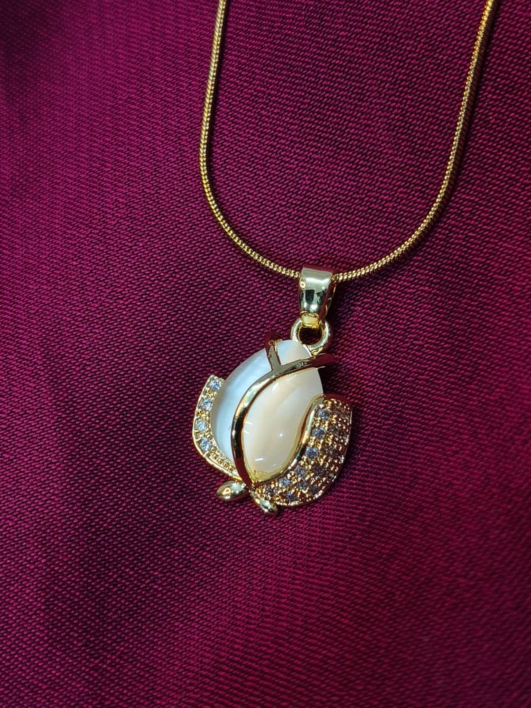 [Lotus Pendant] Golden Pearl
